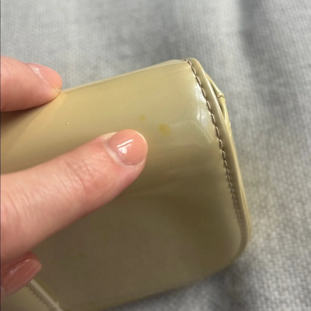 Louis Vuitton Vernis Patent Leather Pochette Sobe Blanc Clutch M93489 - Picture 8 of 16